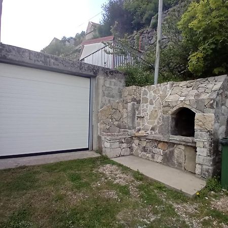 Konak Ugnji-Village Cetinje Exterior photo