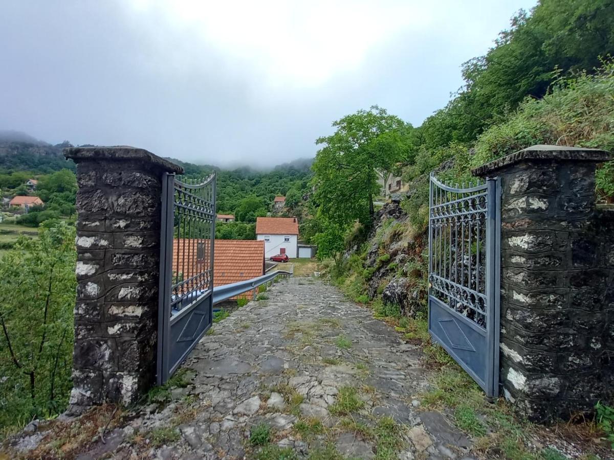 Konak Ugnji-Village Cetinje Exterior photo