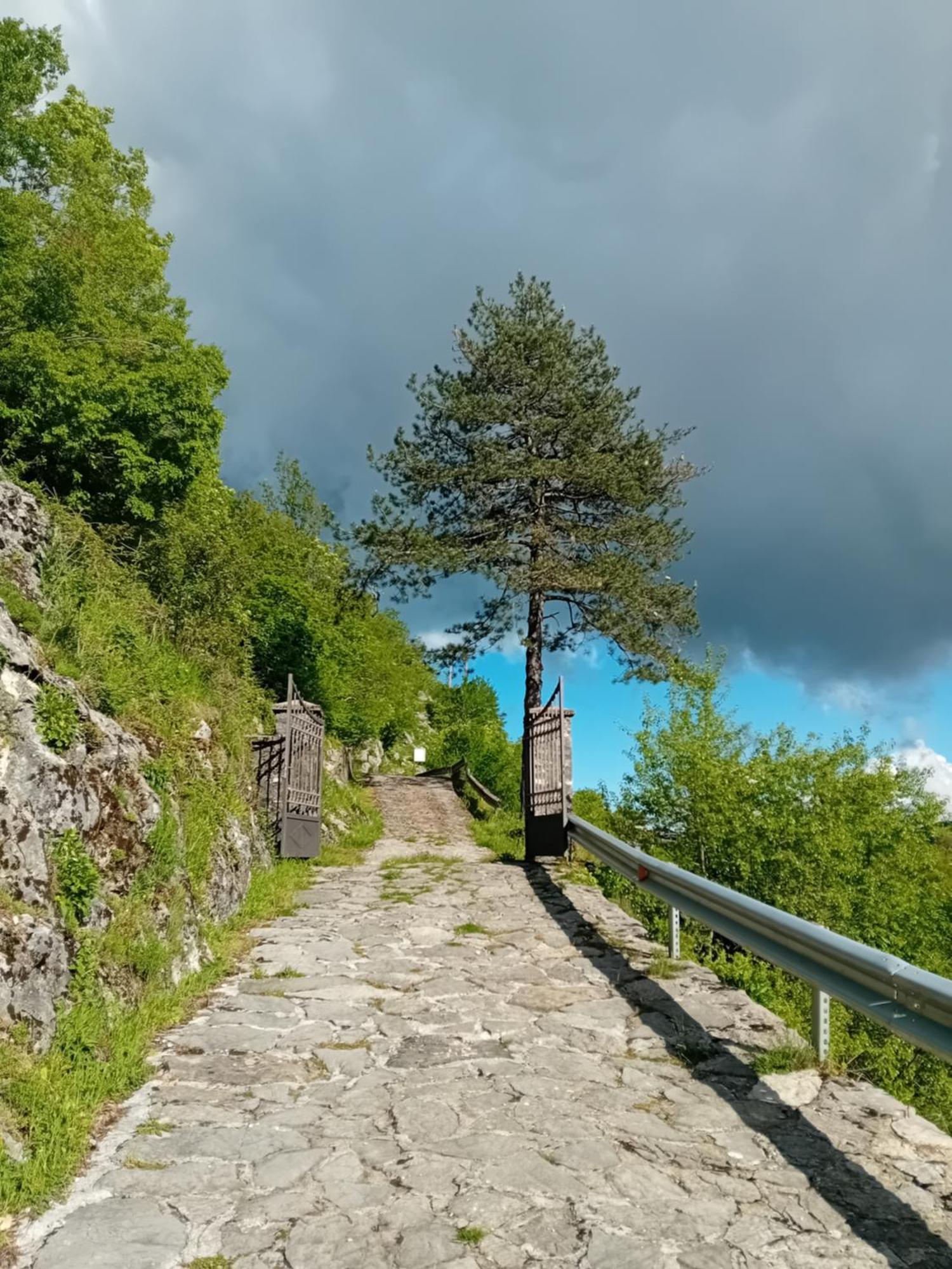 Konak Ugnji-Village Cetinje Exterior photo